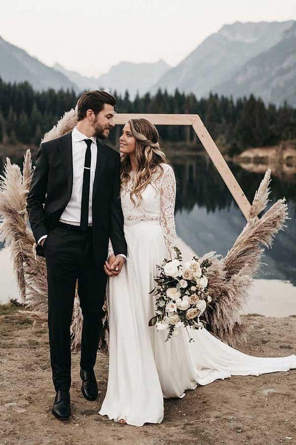 Wholesa Two Piece Round Neck Lace Top Chiffon Iovry Wedding Dresses with Long Sleeves