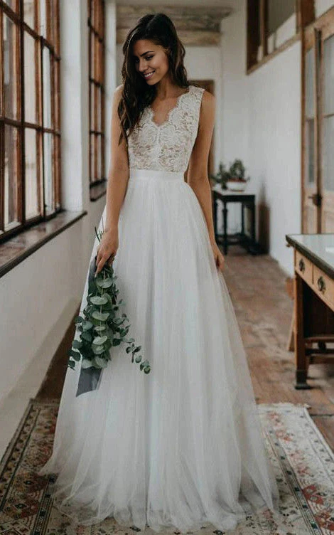 Wholesa A-Line Lace Scalloped-Neck Sleeveless Wedding Dress