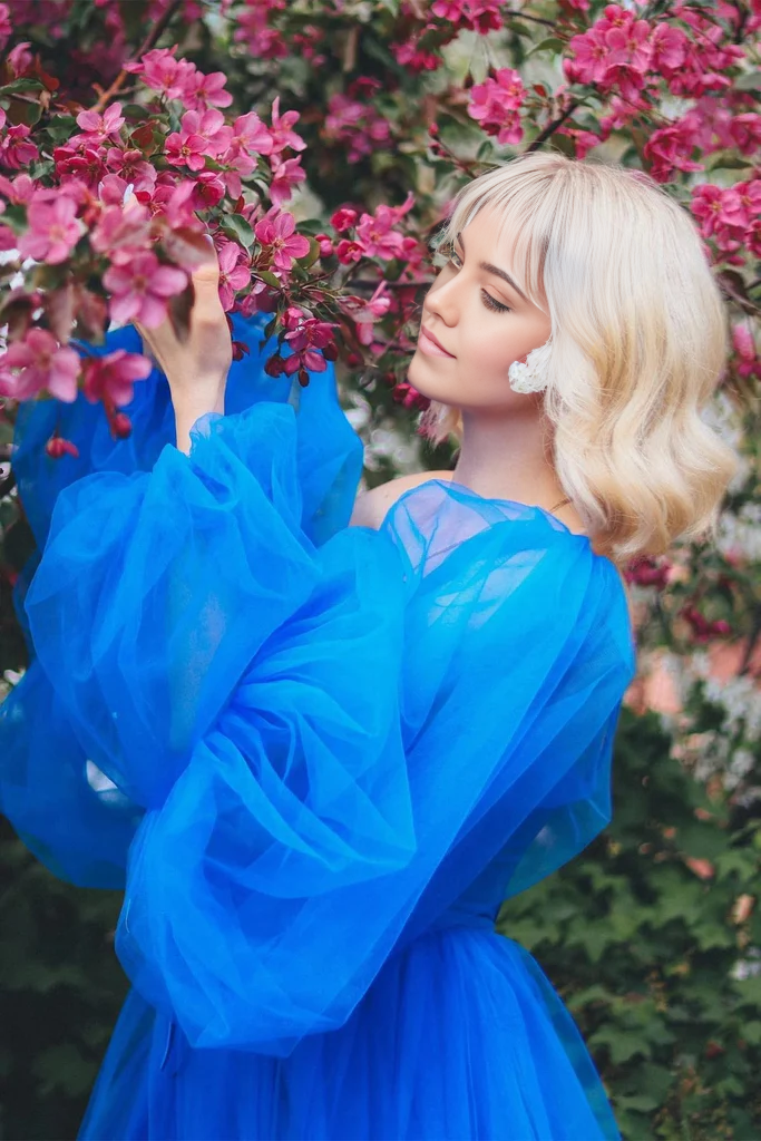 Wholesa Lace Applique Illusion Sleeves Tulle Long Prom Dress with Slit