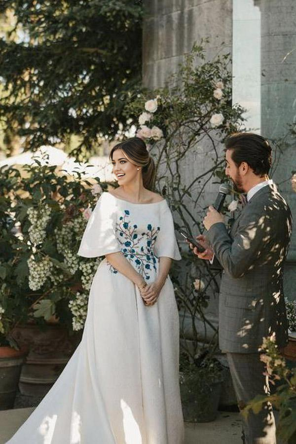 Wholesa Embroidery Romantic Half Sleeve Bridal Gown Wedding Dresses