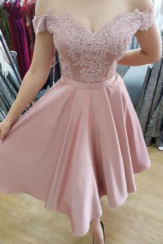 CNTNZ DRESS Hot Sale Homecoming Dress A Line Off the Shoulder Knee Length Appliques Fashion Short Prom Dress