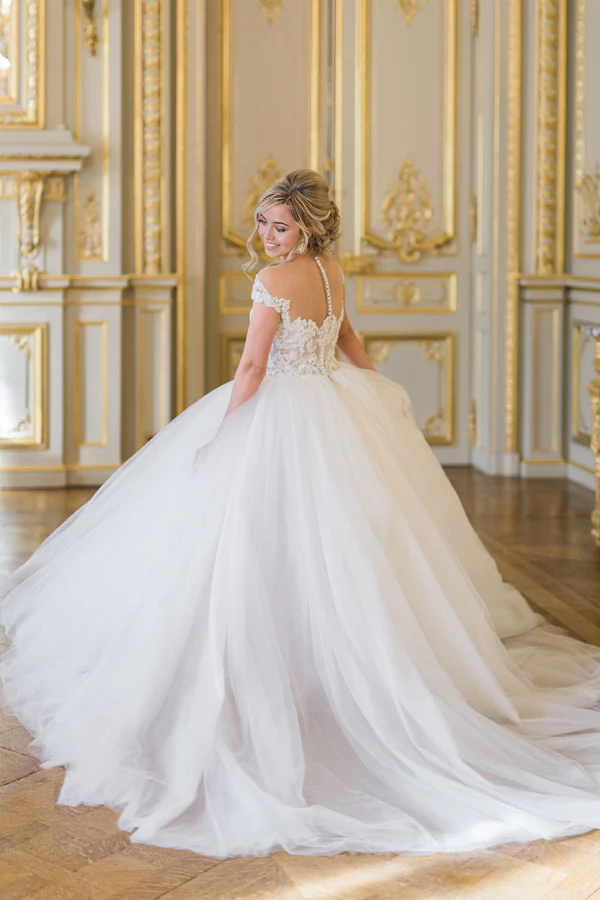Wholesa Elegant Cap Sleeves Lace Tulle Ball Gown Wedding Dress