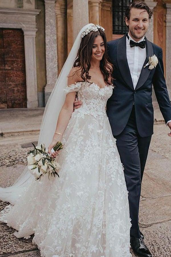 Wholesa A-line Off the Shoulder Lace Tulle Ball Gown Wedding Dresses with Appliques