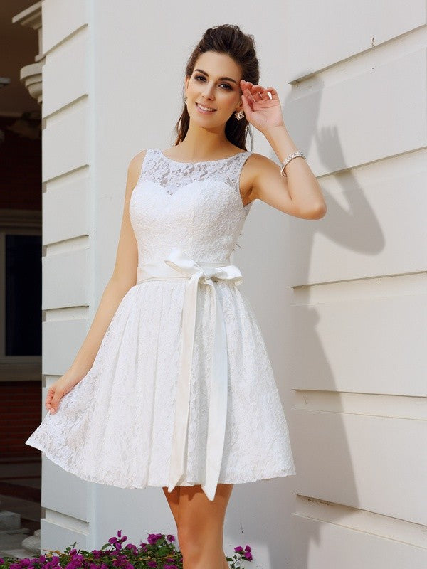 Wholesa  A-Line/Princess Scoop Sash/Ribbon/Belt Sleeveless Short Lace Cocktail Dresses