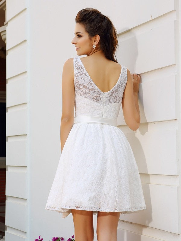 Wholesa  A-Line/Princess Scoop Sash/Ribbon/Belt Sleeveless Short Lace Cocktail Dresses