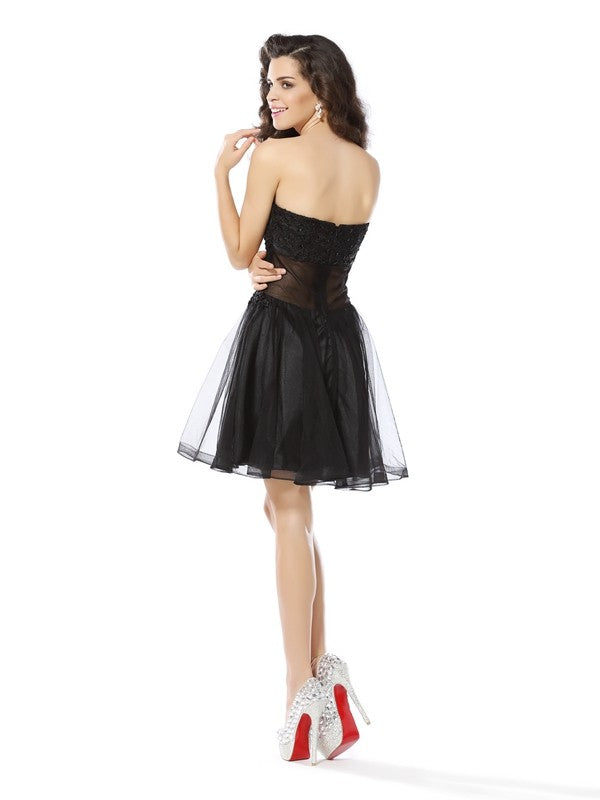 Wholesa  A-Line/Princess Sweetheart Applique Sleeveless Short Satin Cocktail Dresses