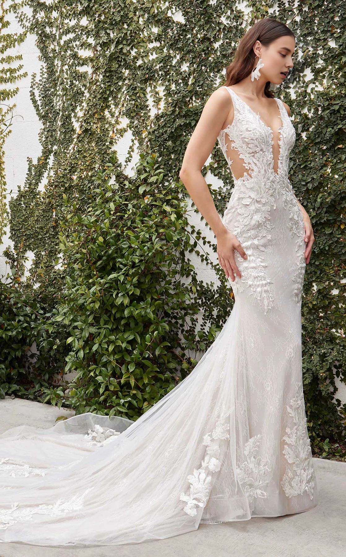 CNTNZ DRESS Gorgeous Mermaid Deep V Neck Sleeveless Backless Lace Applique Chapel Train Charming Hot Sale Wedding Dress