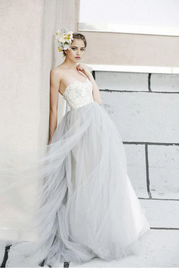 Wholesa A-line Lace Grey Tulle Strapless Sweetheart Neck White Wedding Dress