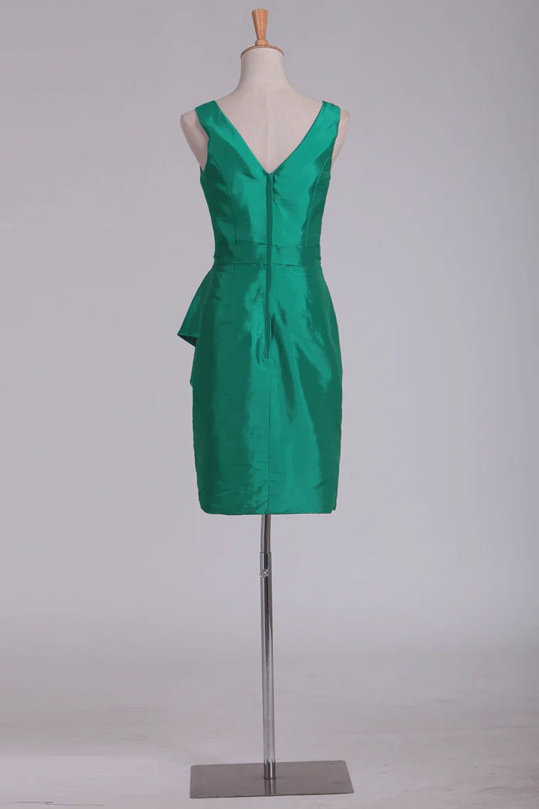 Wholesa Sheath/Cloumn V Neck Knee Length Mother Of The Bride Dress