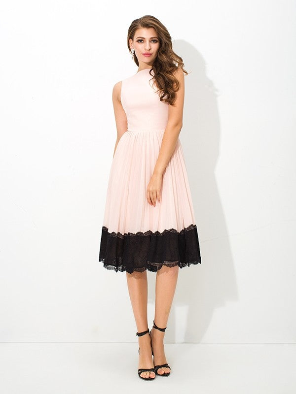 Wholesa  A-Line/Princess High Neck Lace Sleeveless Short Chiffon Cocktail Dresses
