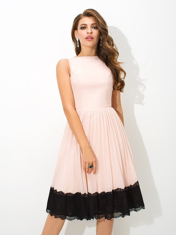 Wholesa  A-Line/Princess High Neck Lace Sleeveless Short Chiffon Cocktail Dresses