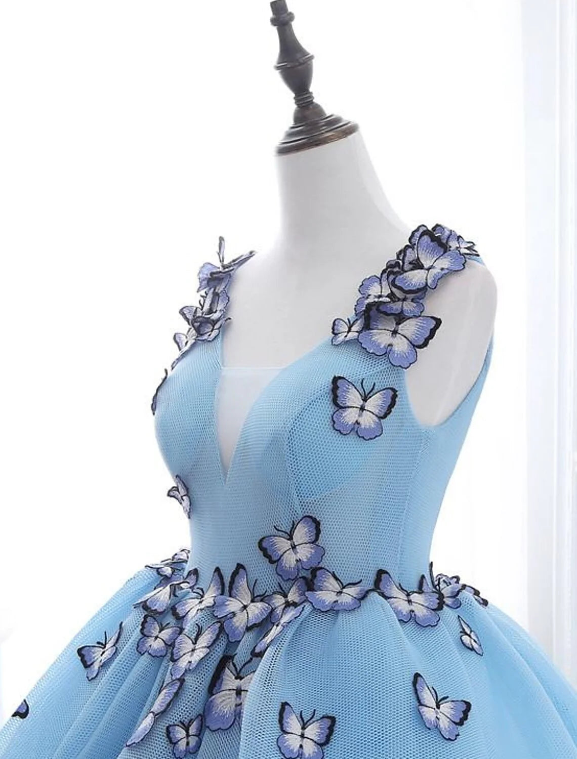 Wholesa Ball Gown Prom Dresses Luxurious Dress Engagement Court Train Sleeveless V Neck Tulle with Pleats Appliques