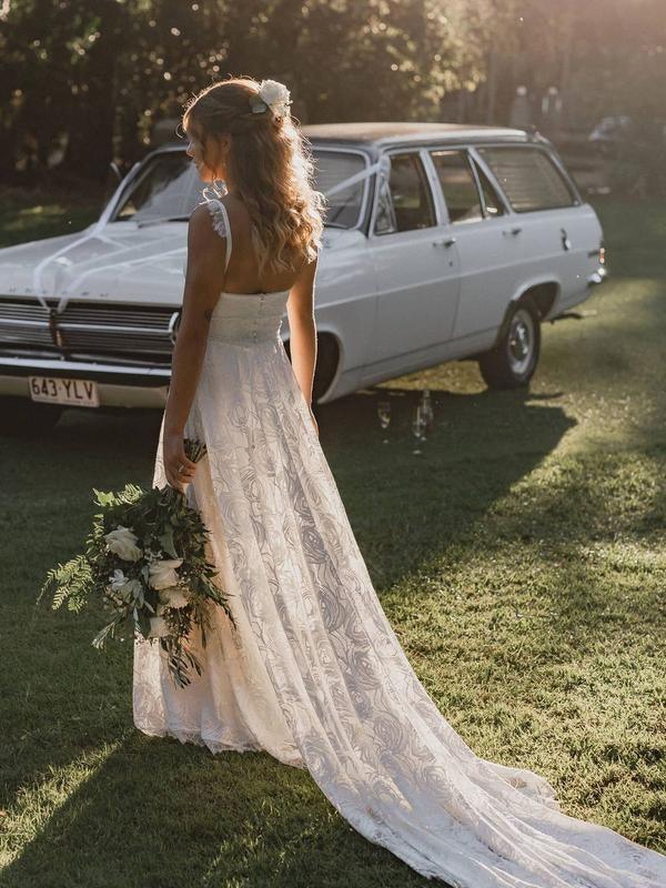 Wholesa A-Line V-Neck Lace Backless Spaghetti Straps Lace Beach Wedding Dress