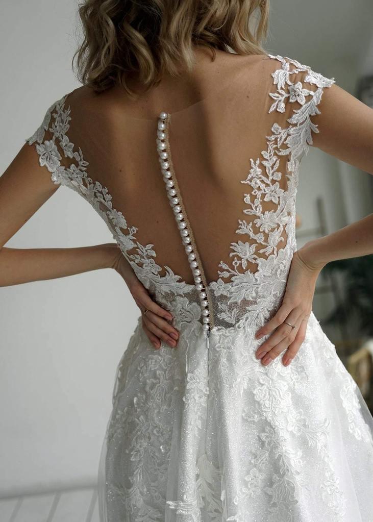 Wholesa A-line Sweetheart Elegant Glitter fabric Wedding Dress With Appliques
