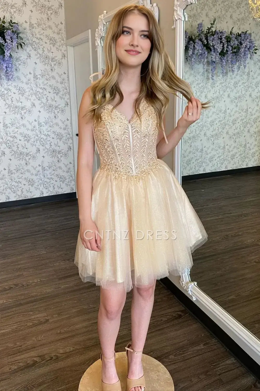 CNTNZ DRESS Chic A-Line V-Nwck Spaghetti Strap With Appliques Sparkle Elegant Cocktail Dress Short Homecoming Dress