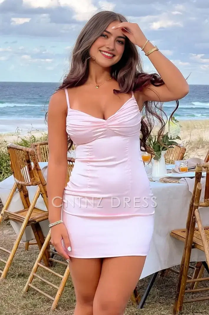 CNTNZ DRESS Chic Sheath Spaghetti Straps Low-Cut Pleated Fashion Cocktail Dress Short Homecoming Dress