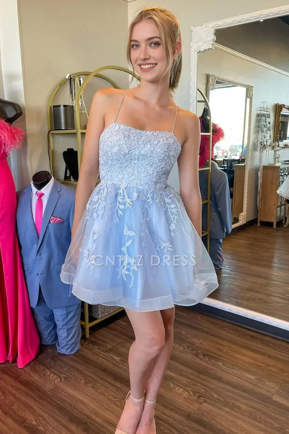 CNTNZ DRESS Cute A-Line Spaghetti Straps Lace Applique Lace Up Backless Exquisite Cocktail Dress Short Homecoming Dress