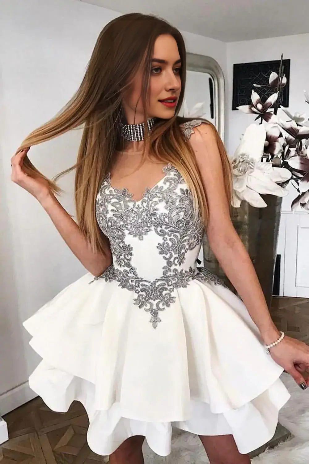CNTNZ DRESS Elegant A-line Spaghetti Strap V Neck Lace Applique Layering Ruched Exquisite Cocktail Dress Short Homecoming Dress