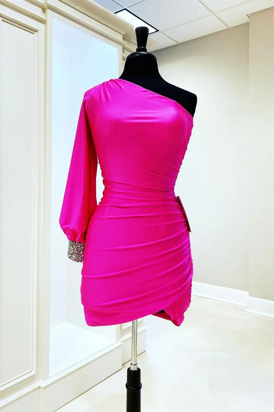 CNTNZ DRESS Hot Sale Homecoming Dress Sheath One Sleeve Pleated Beadwork Elegant Short Dress