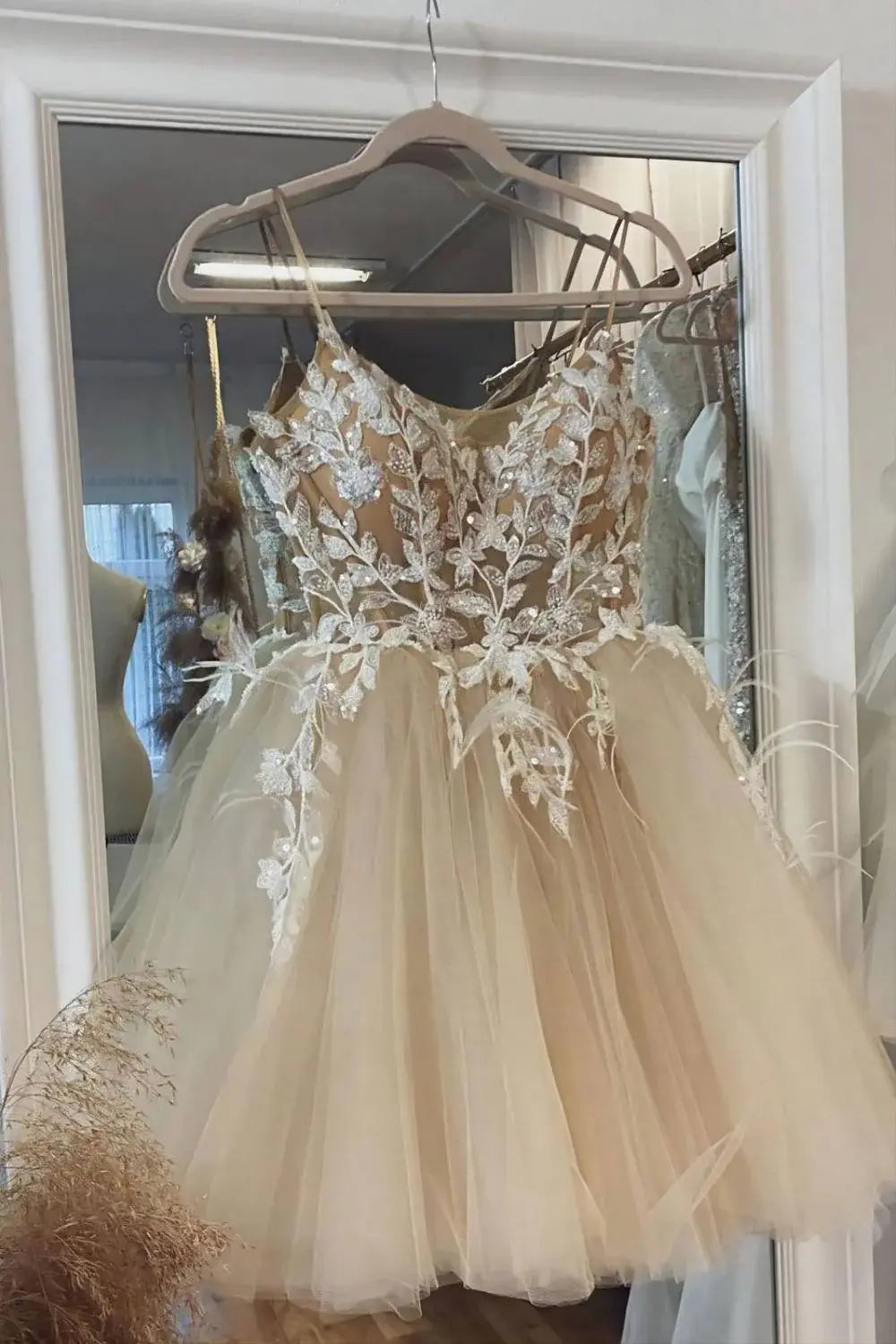 CNTNZ DRESS A Line Spaghetti Strap Round Neck Romantic Lace Sequin Applique Exquisite Cocktail Dress Short Homecoming Dress