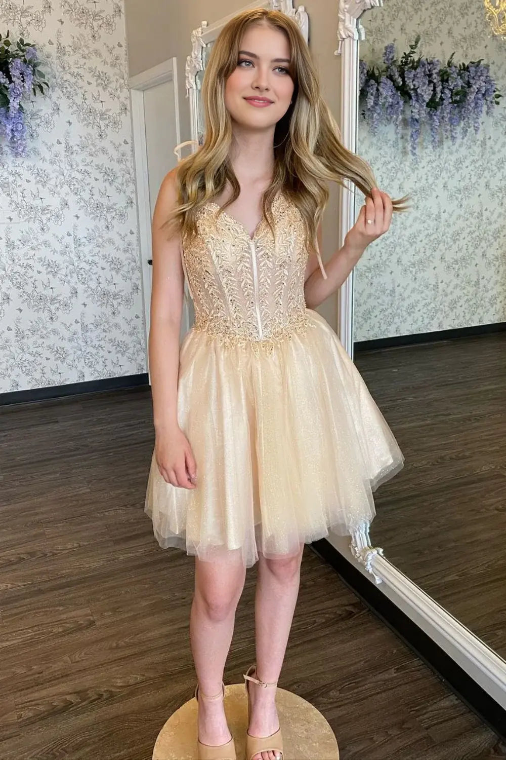 CNTNZ DRESS Chic A-Line V-Nwck Spaghetti Strap With Appliques Sparkle Elegant Cocktail Dress Short Homecoming Dress