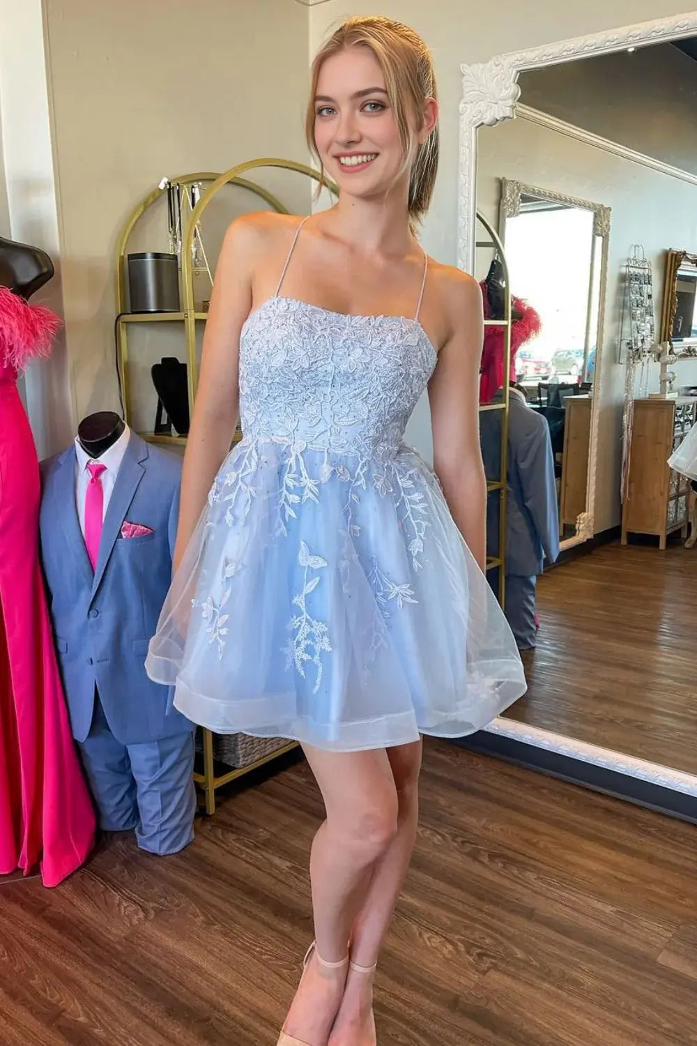 CNTNZ DRESS Cute A-Line Spaghetti Straps Lace Applique Lace Up Backless Exquisite Cocktail Dress Short Homecoming Dress