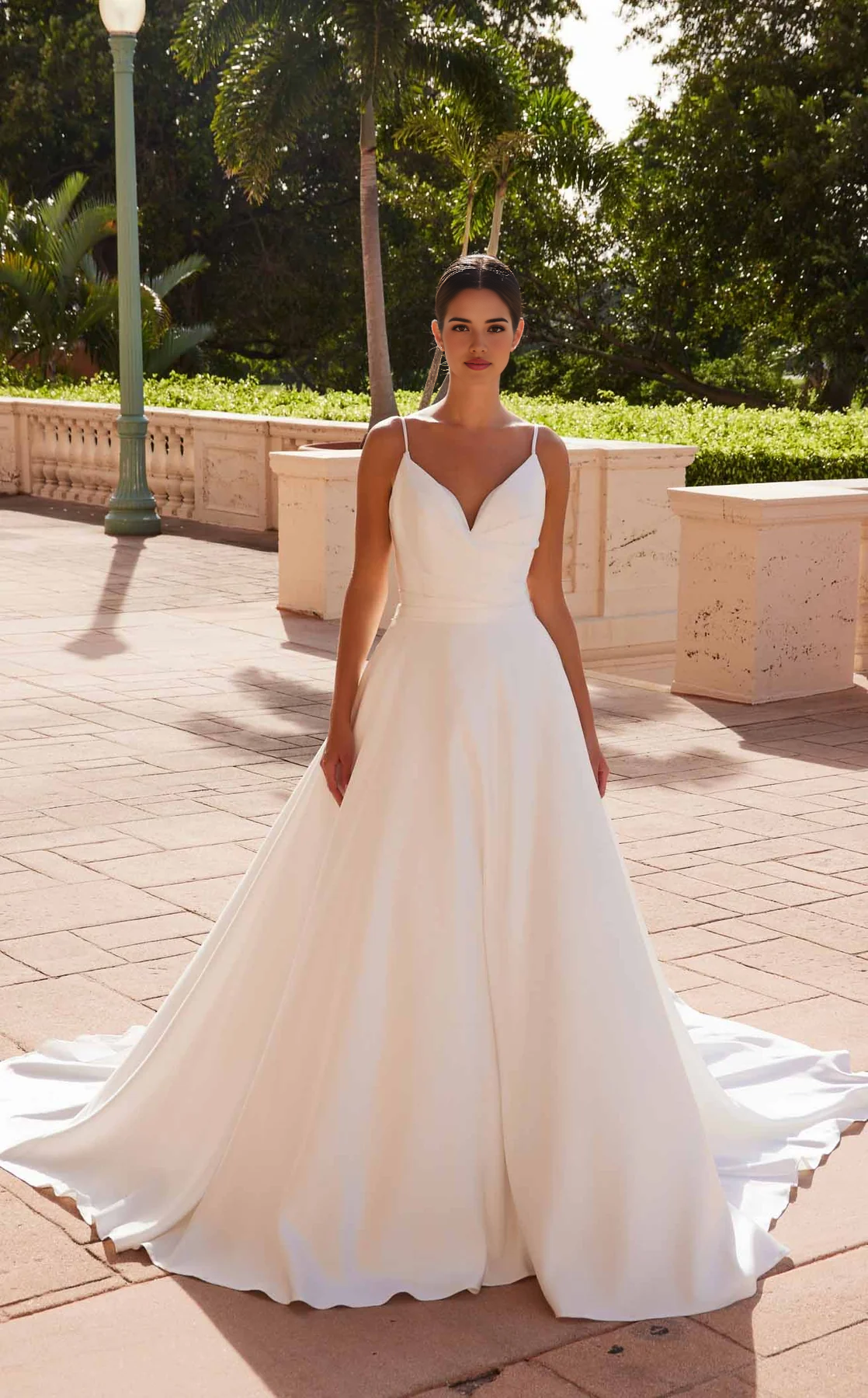 CNTNZ DRESS Elegant A Line Spaghetti Strap V Neck Backless Dignified Hot Sale Wedding Dress