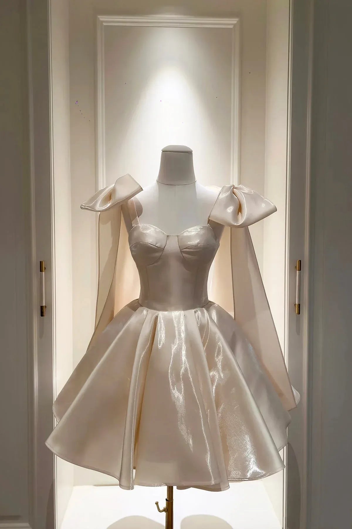 Champagne Sweetheart Bow Shoulder Corset Voluminous A-Line Homecoming Dress