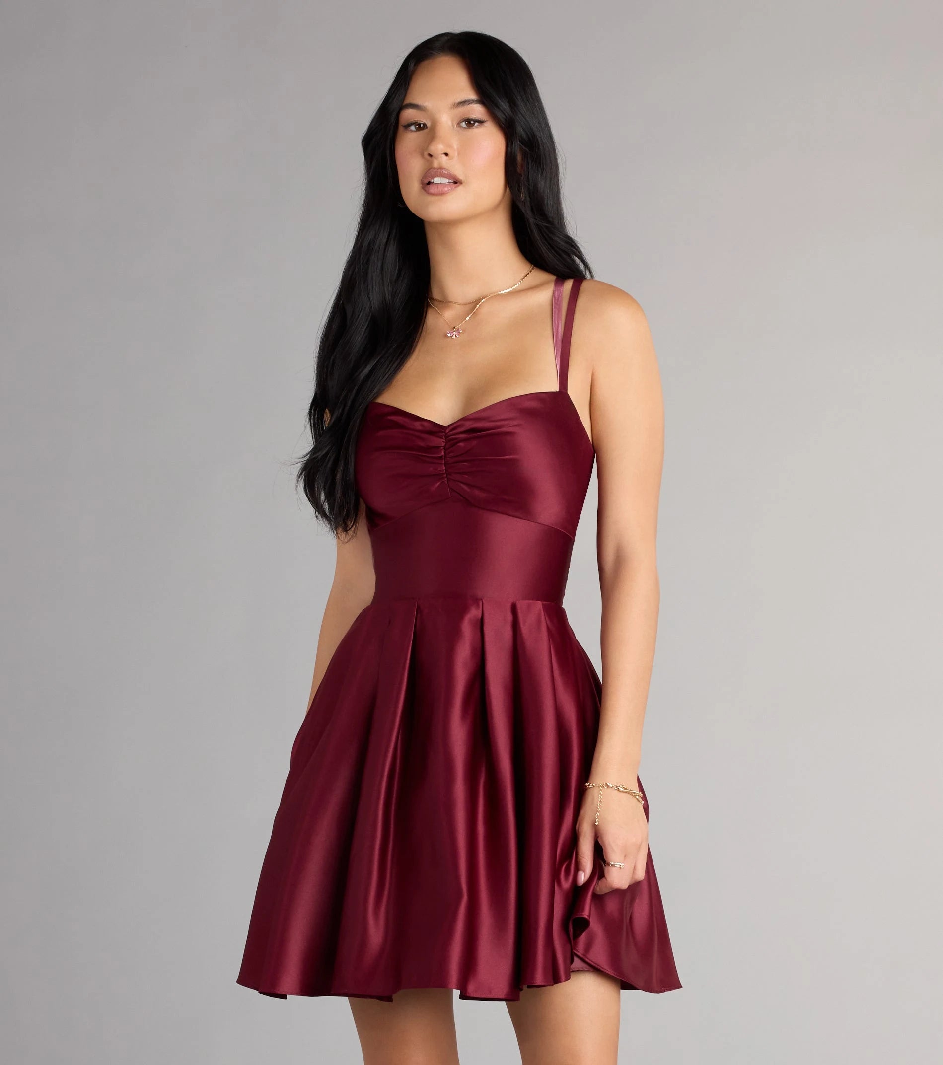 Charming A-Line Sweetheart Sleeveless Ruched Pockets Burgundy Short Homecoming Dresses for Women
