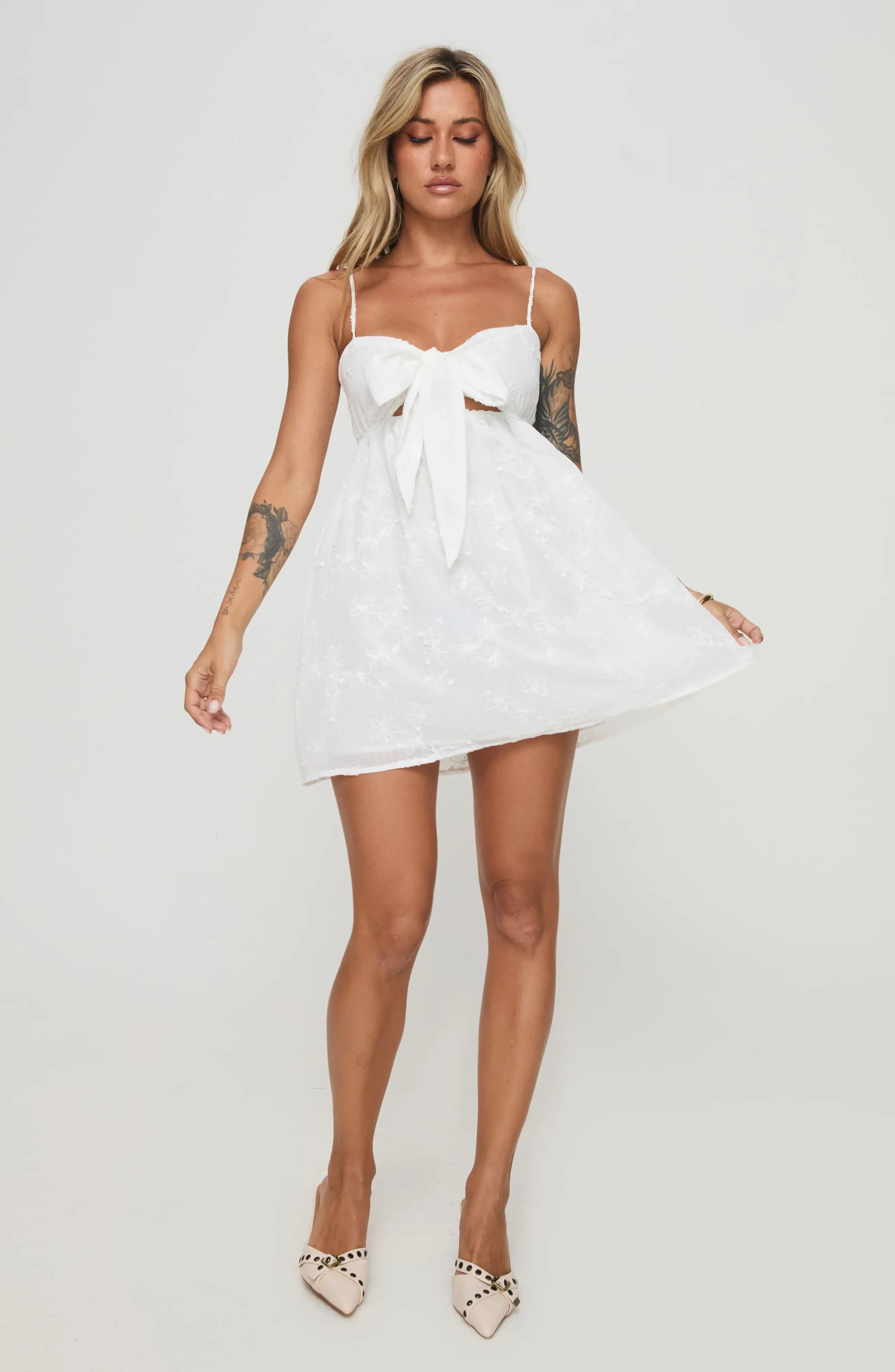 Charming A-Line Sweetheart Spaghetti Strap Open Back Mini Textured Homecoming Dresses with Bow Detail
