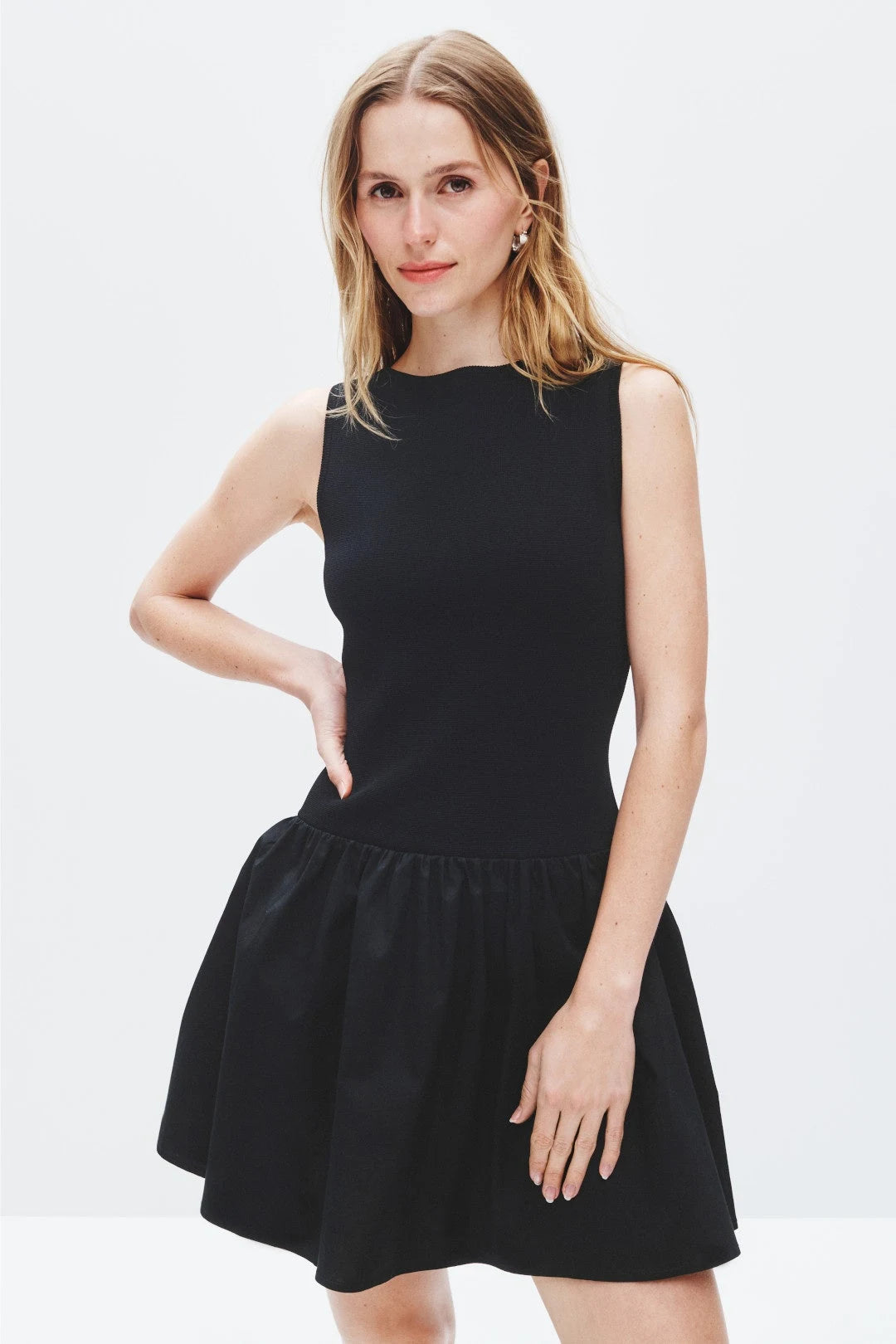 Chic A-Line Boat Neck Sleeveless Modern Playful Black Mini Homecoming Dress Women's