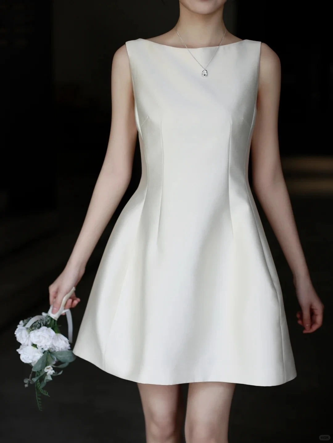 Chic A-Line Boat Neck Sleeveless Pleated Ivory Mini Homecoming Dress