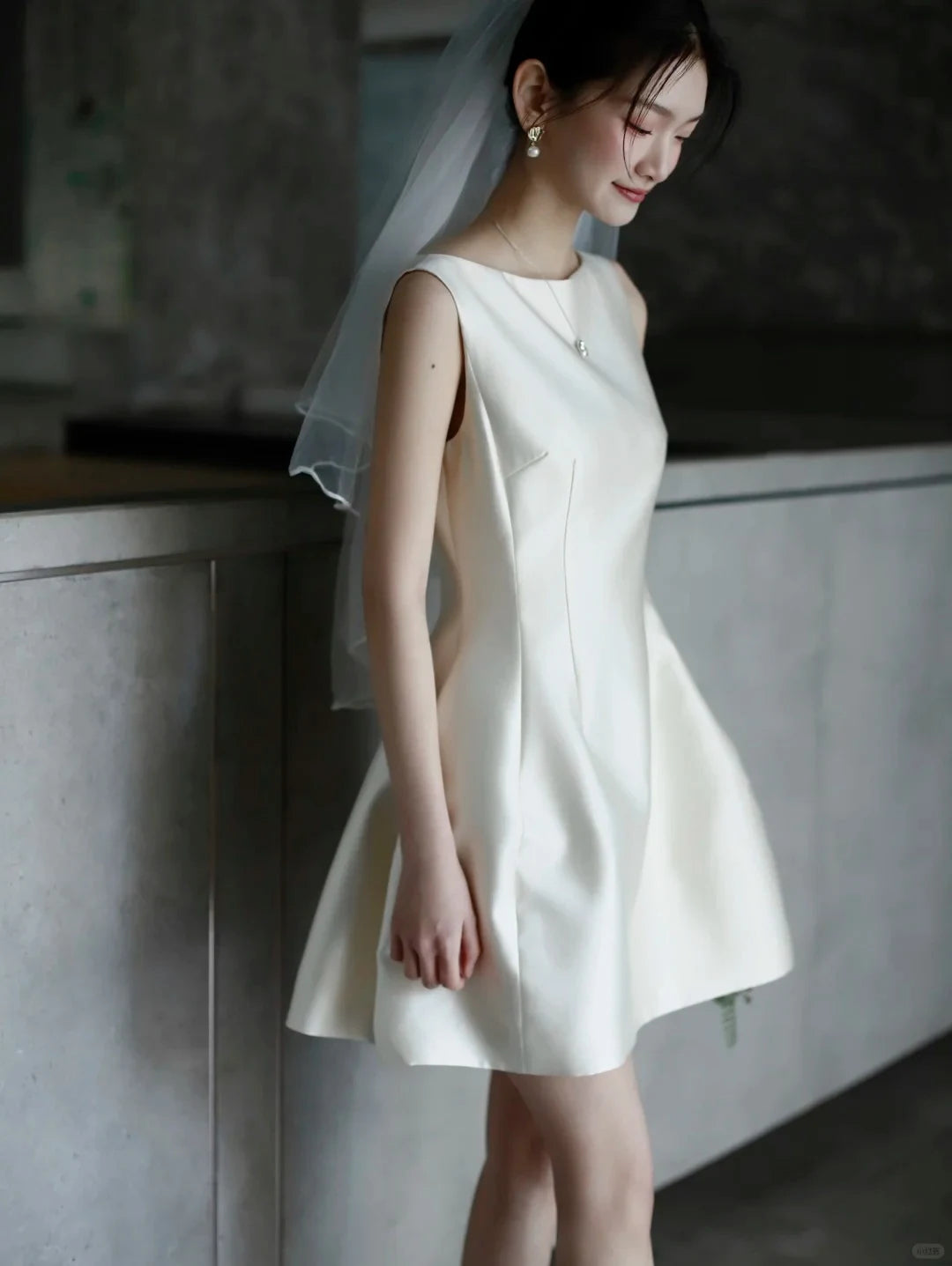 Chic A-Line Boat Neck Sleeveless Pleated Ivory Mini Homecoming Dress