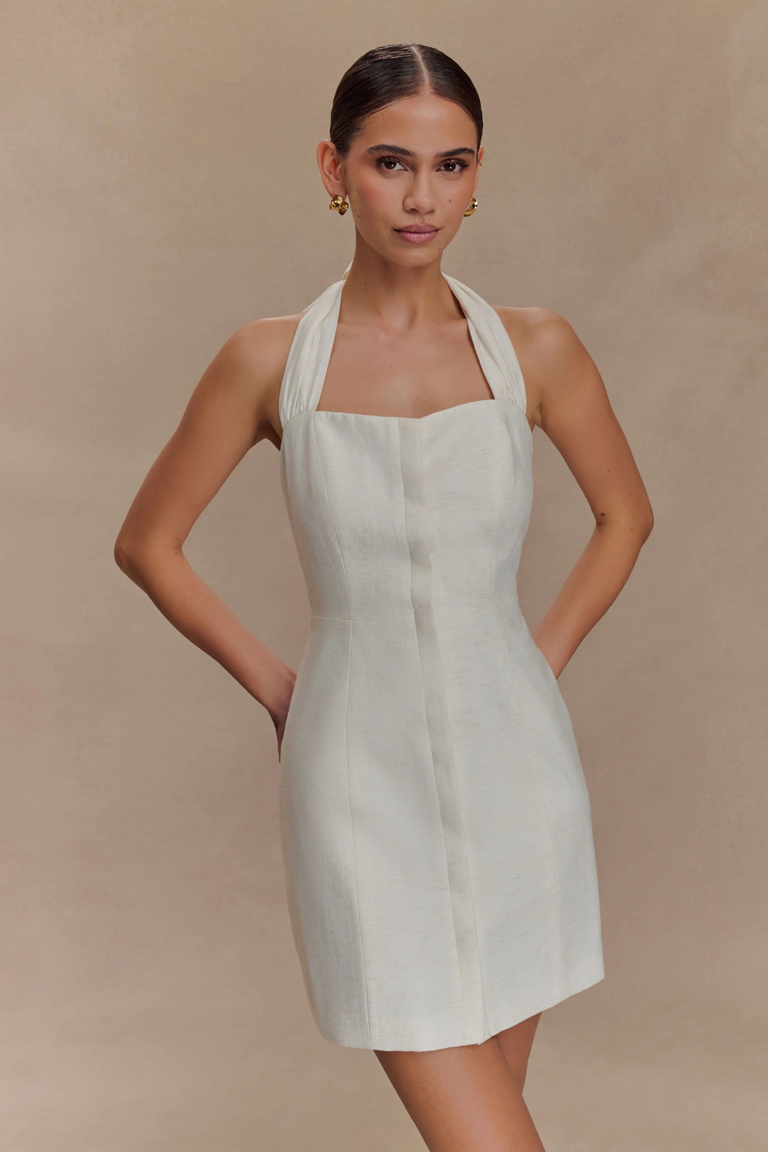 Chic A-Line Halter Sleeveless Backless Ivory Short Homecoming Dress Women's
