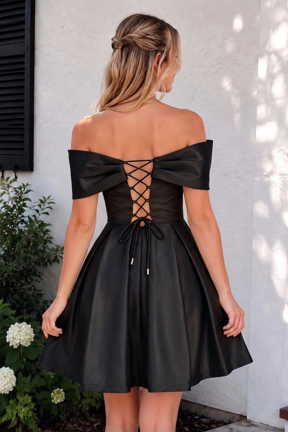 Chic A-Line Off-Shoulder Bowknot Lace-Up Black Short Homecoming Dress