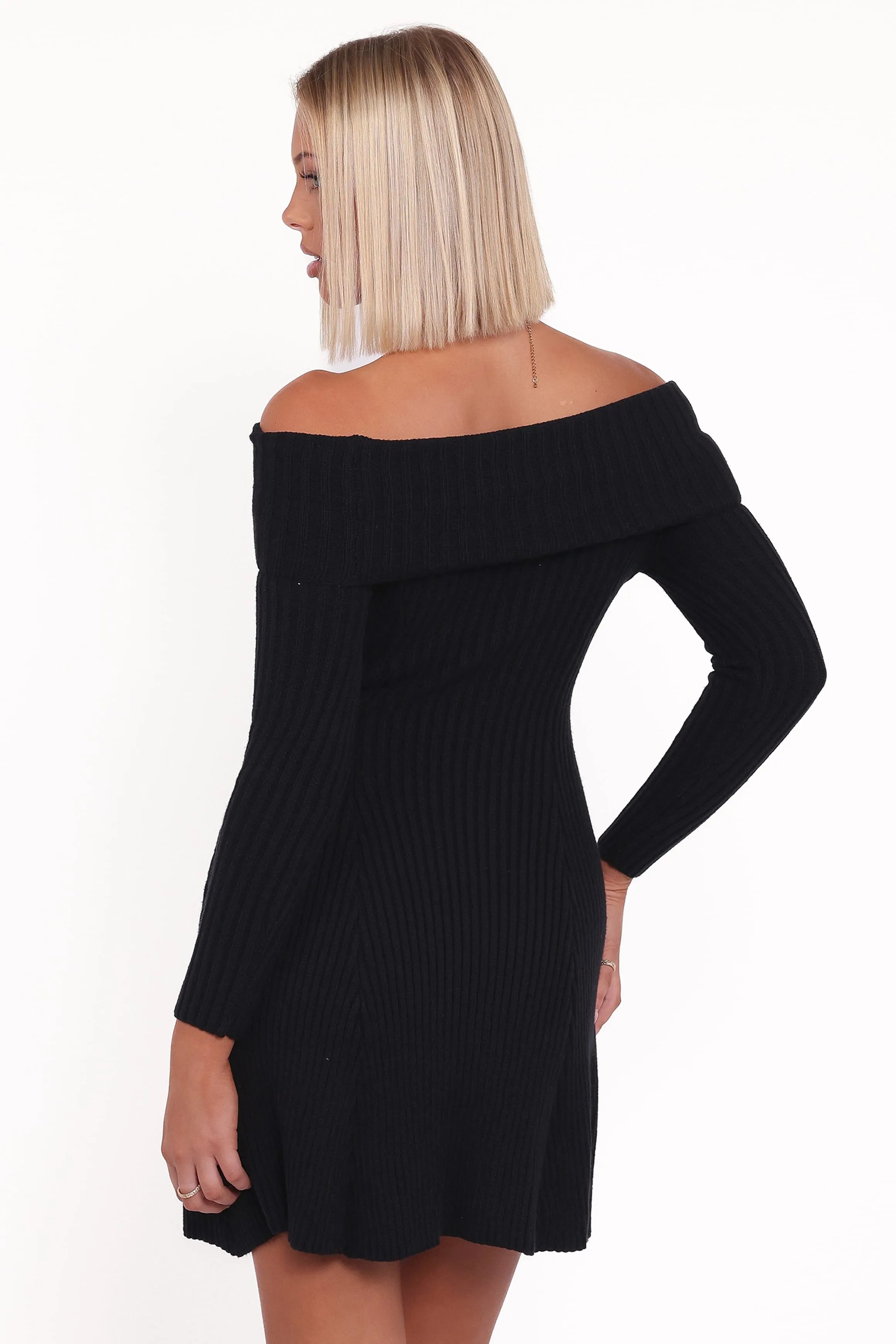 Chic A-Line Off-Shoulder Long Sleeve Ribbed Black Mini Homecoming Dress