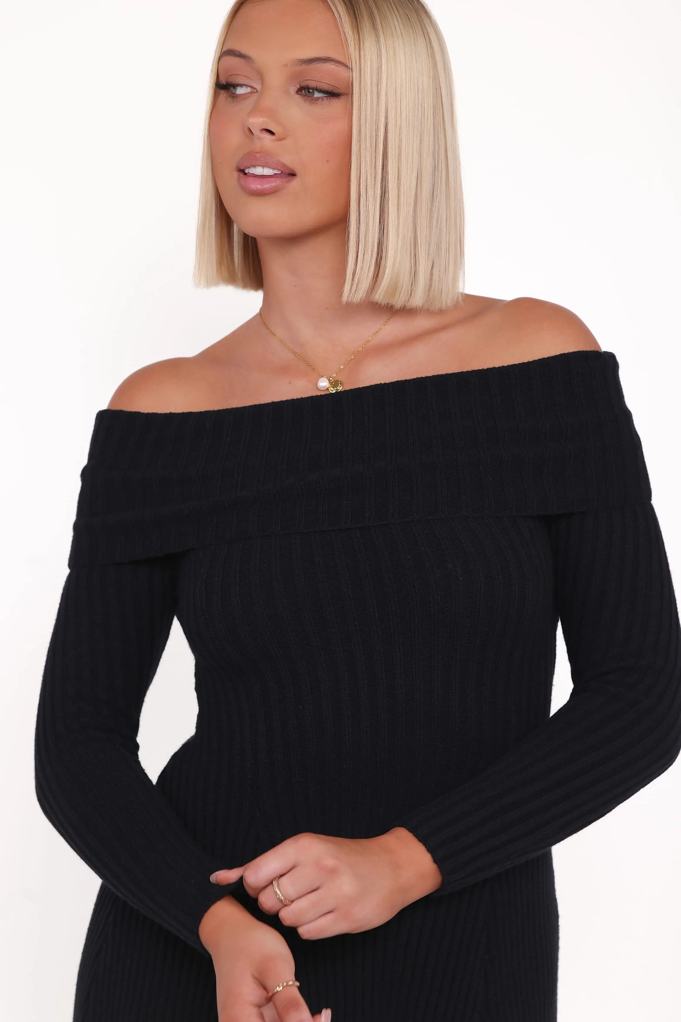 Chic A-Line Off-Shoulder Long Sleeve Ribbed Black Mini Homecoming Dress