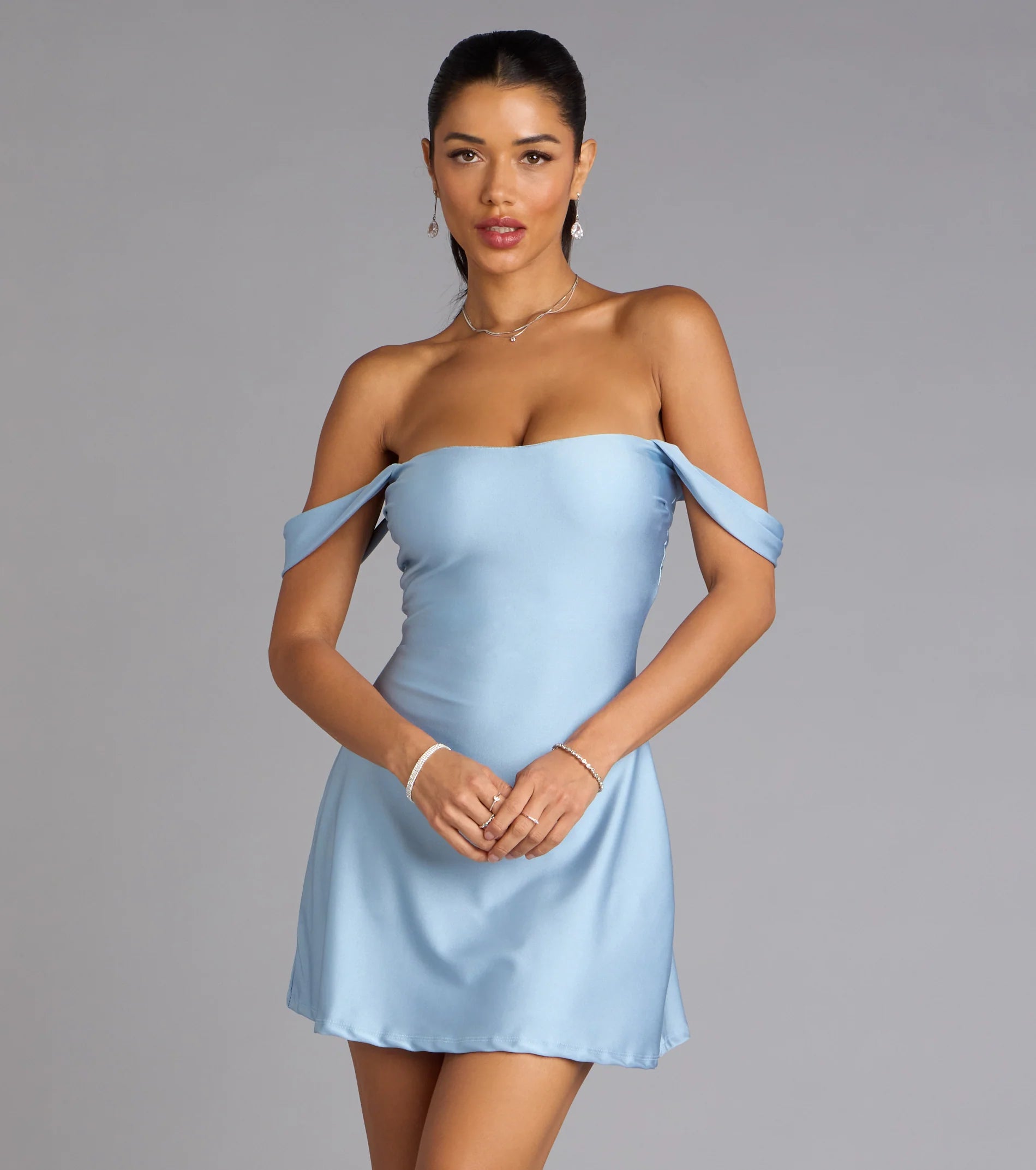 Chic A-Line Off-the-Shoulder Short Sleeve Sleek Back Mini Homecoming Dresses