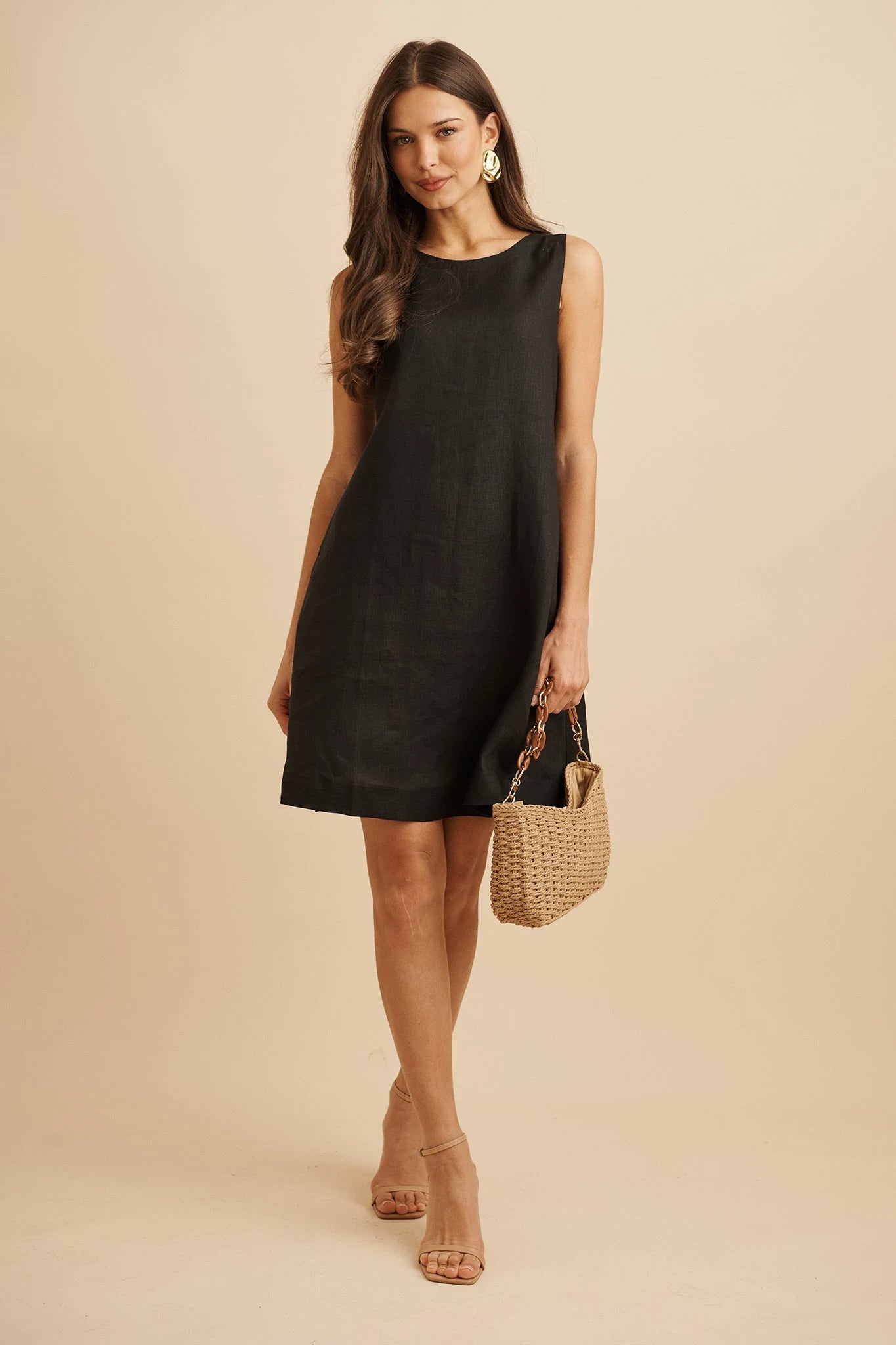 Chic A-Line Round Neck Sleeveless Casual Pockets Black Mini Homecoming Women's Dress