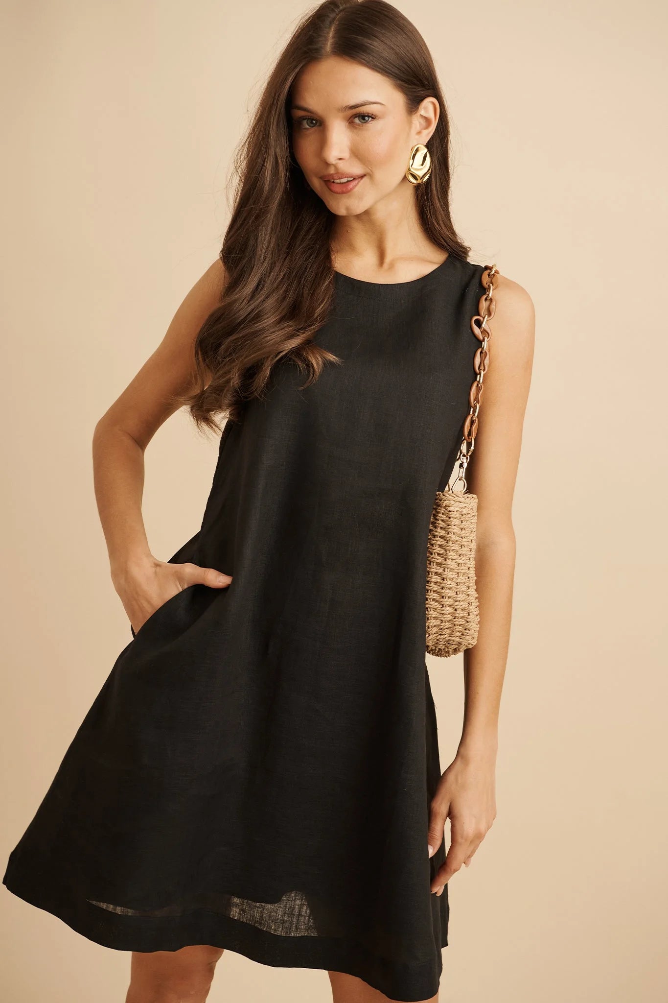 Chic A-Line Round Neck Sleeveless Casual Pockets Black Mini Homecoming Women's Dress