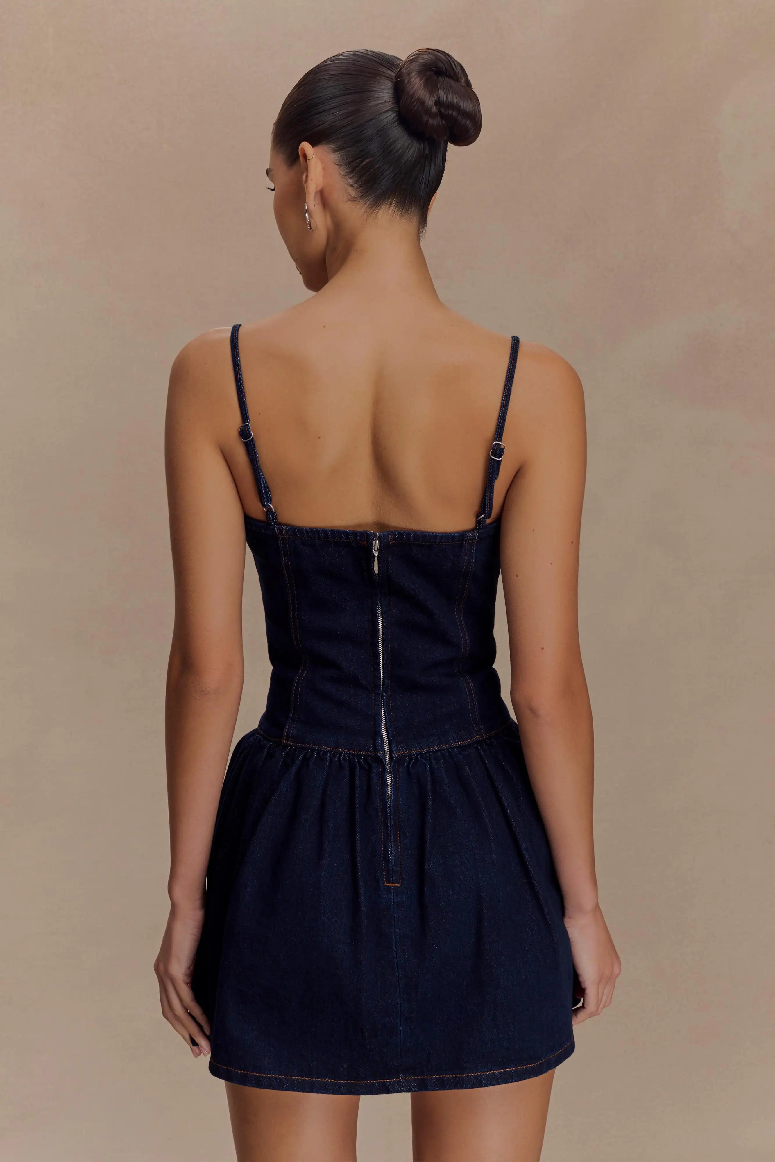 Chic A-Line Scalloped Sleeveless Structured Dark Blue Mini Homecoming Dress
