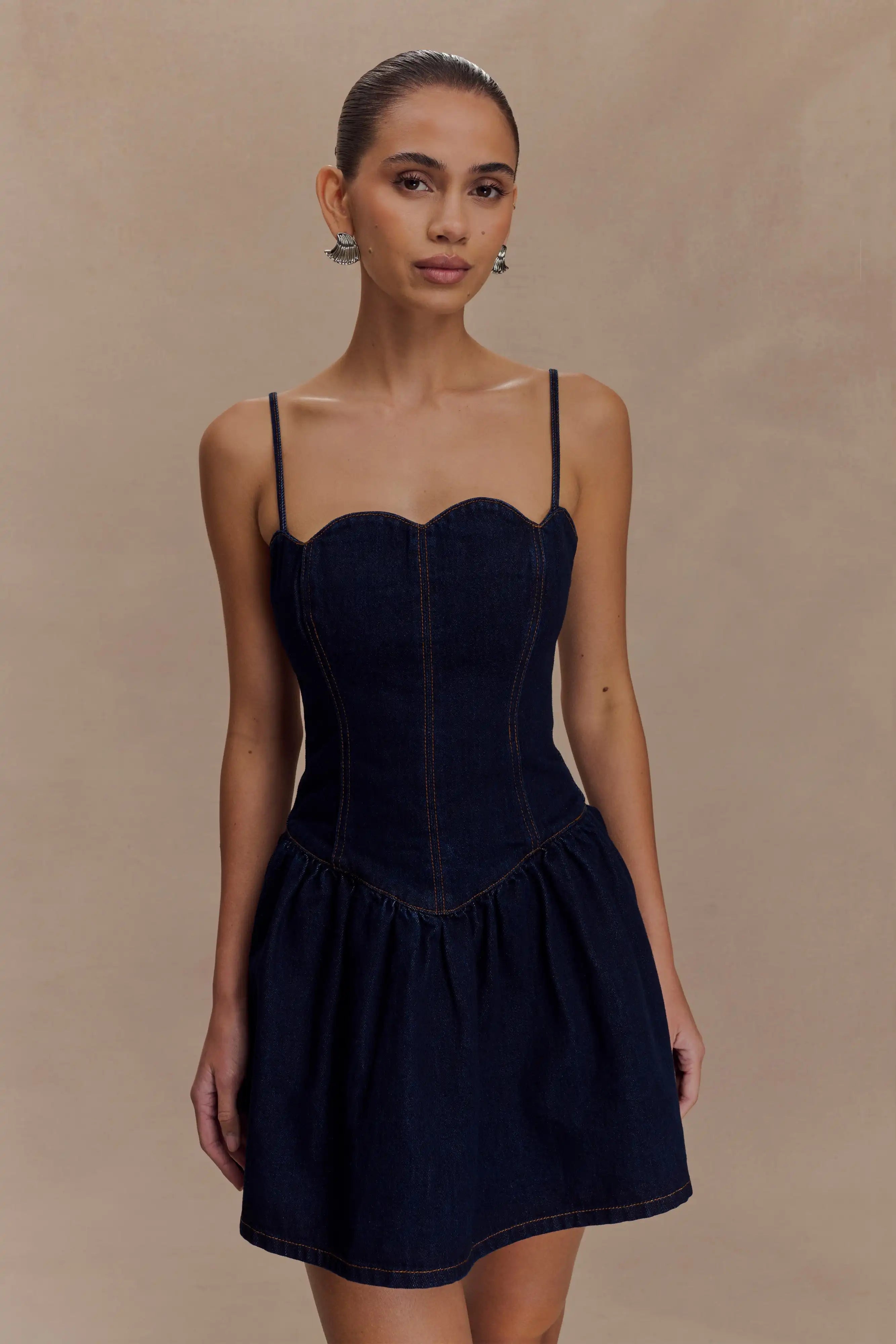 Chic A-Line Scalloped Sleeveless Structured Dark Blue Mini Homecoming Dress