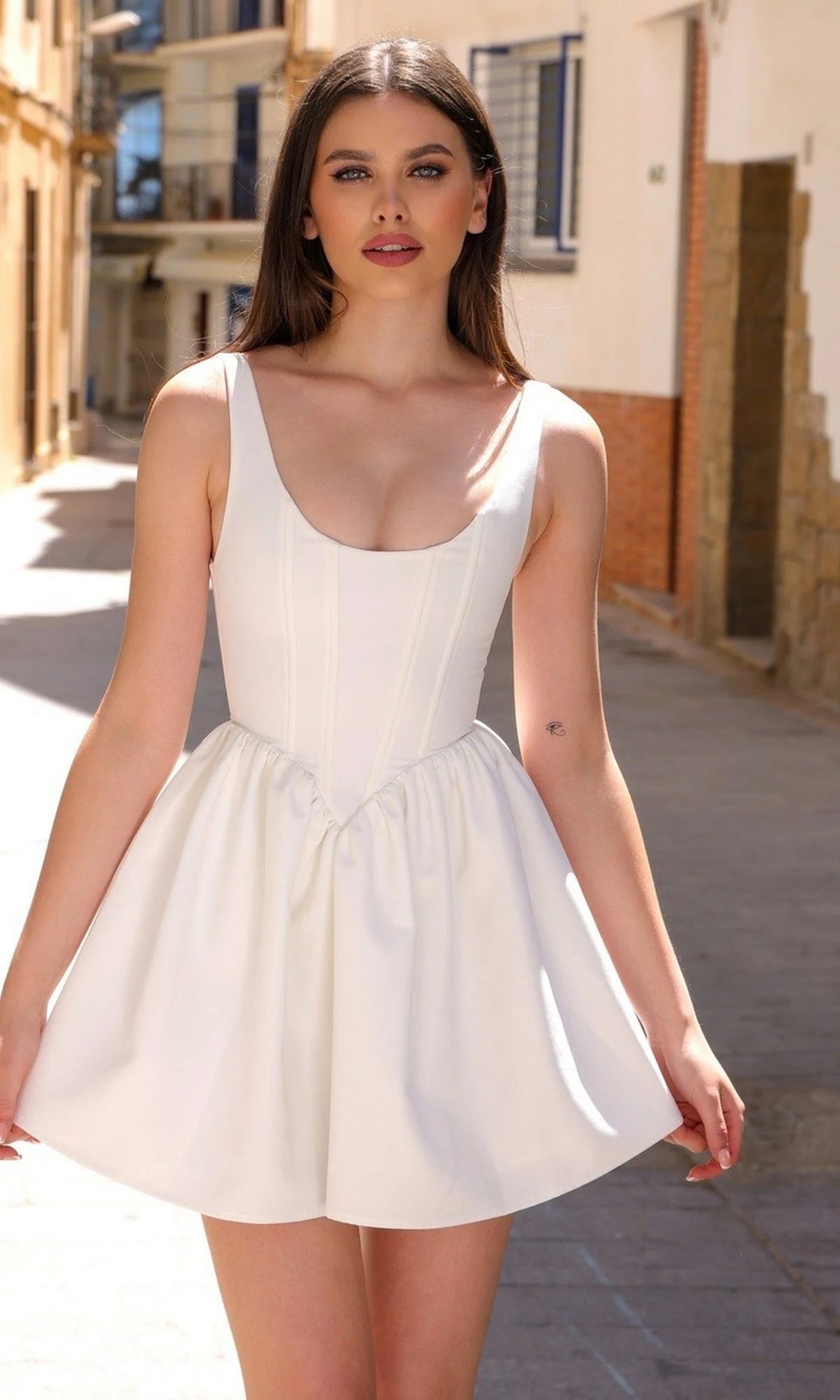 Chic A-Line Scoop Neck Sleeveless Corset Bodice White Mini Homecoming Dress Women's