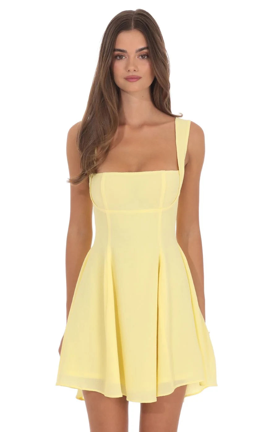 Chic A-Line Square Neck Sleeveless Backless Bow-Tie Light Yellow Mini Homecoming Dress
