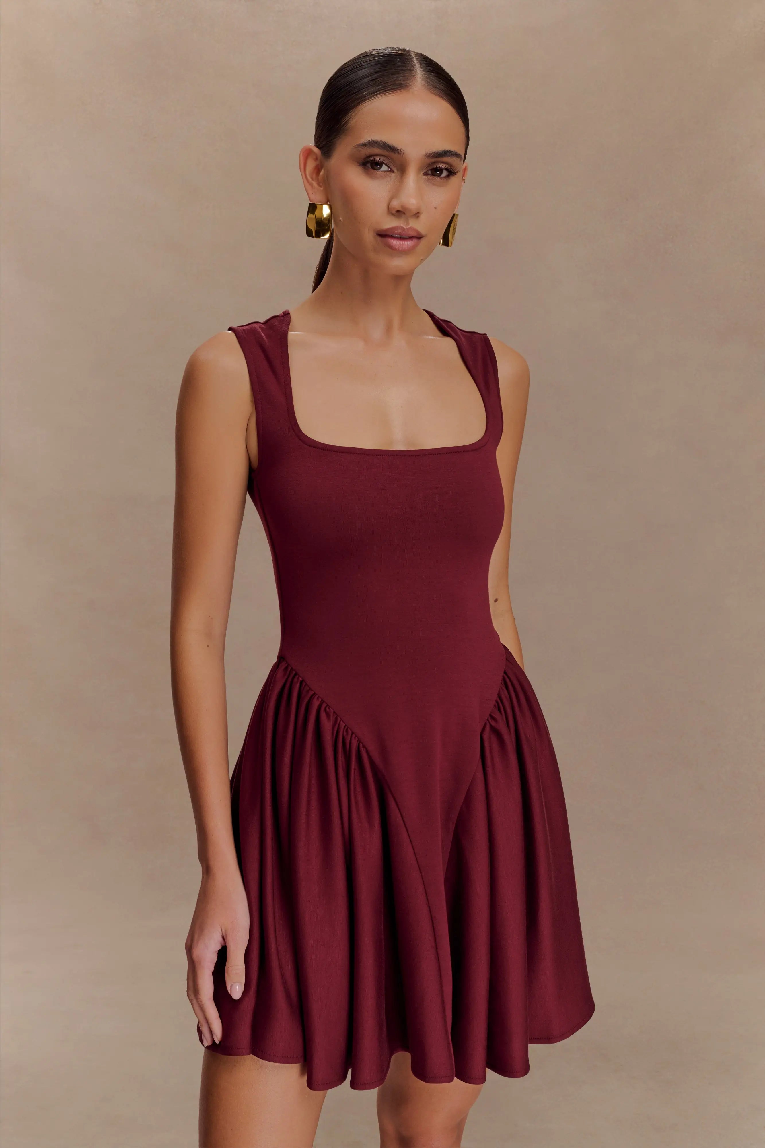 Chic A-Line Square Neck Sleeveless Pleated Burgundy Mini Homecoming Dress