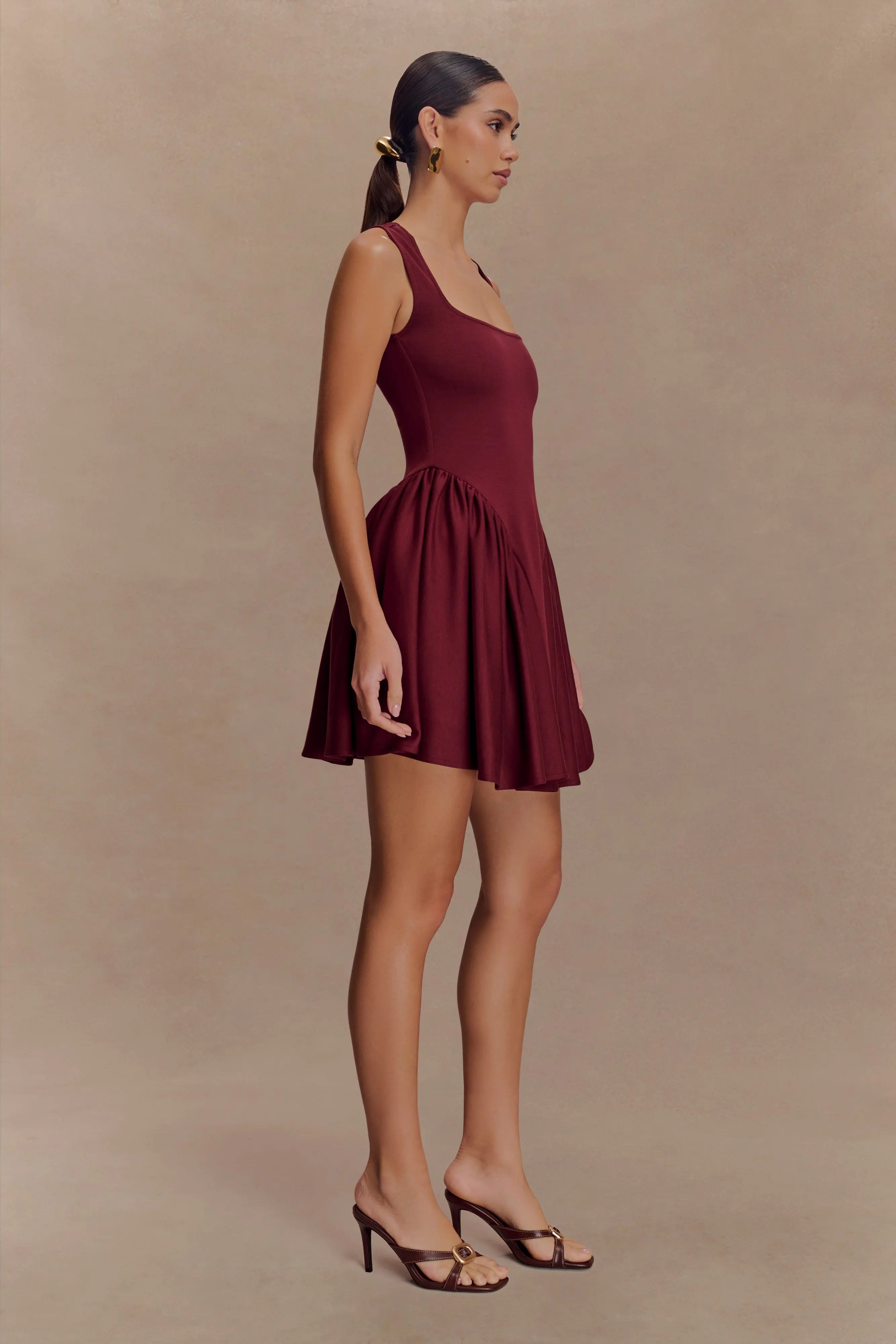 Chic A-Line Square Neck Sleeveless Pleated Burgundy Mini Homecoming Dress