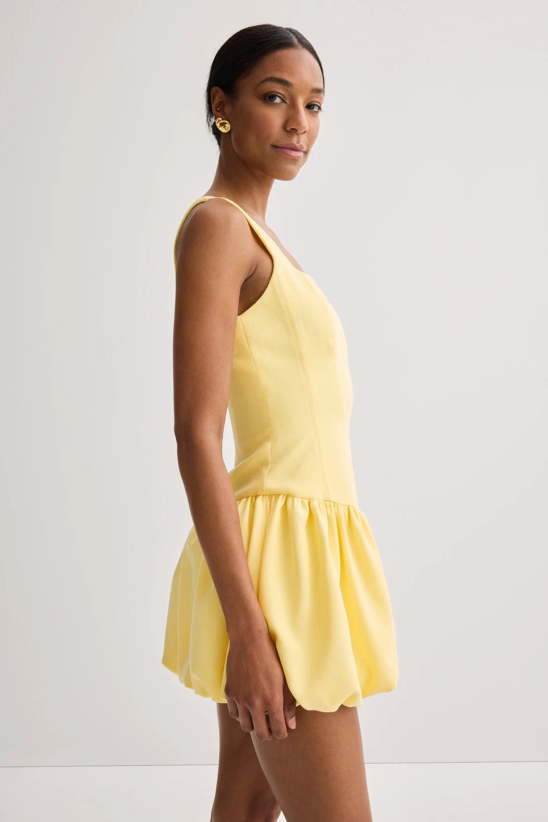 Chic A-Line Square Neck Sleeveless Structured Bubble Yellow Mini Homecoming Women's Dress