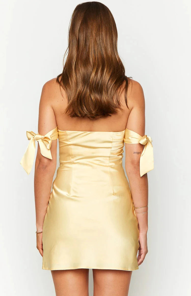 Chic A-Line Strapless Off-Shoulder Party Pale Yellow Mini Homecoming Dresses For Women