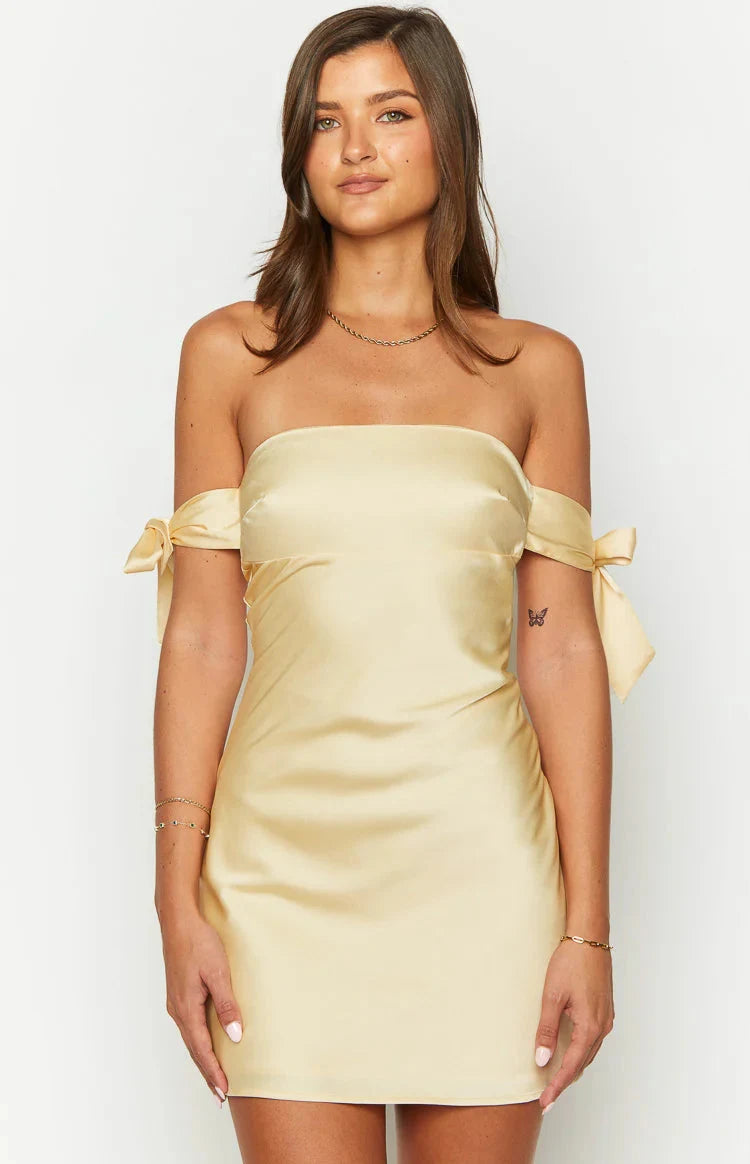 Chic A-Line Strapless Off-Shoulder Party Pale Yellow Mini Homecoming Dresses For Women
