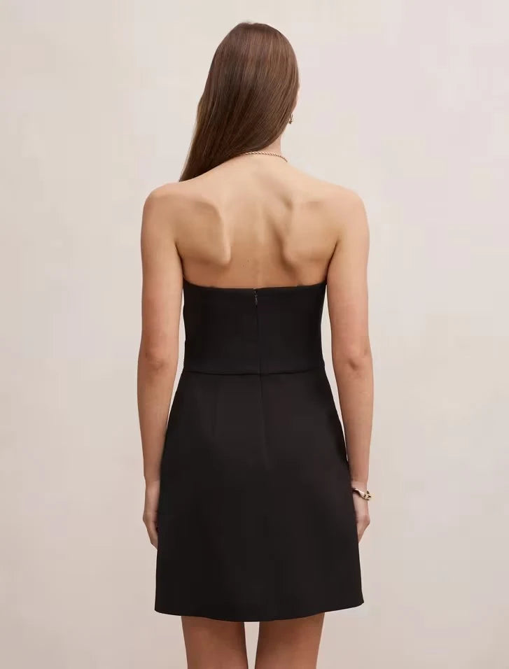 Chic A-Line Strapless Ruched Modern Black Mini Homecoming Dress